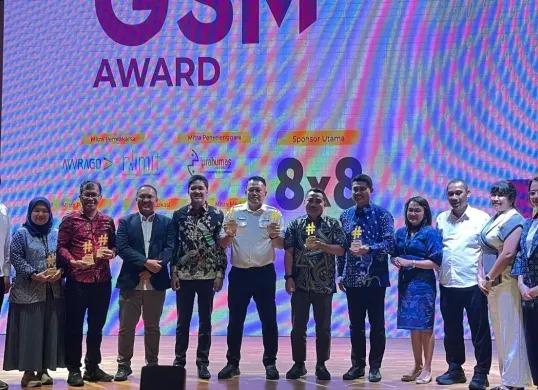 Momen Pemprov Jakarta menerima penghargaan Best Use of Image dalam ajang Global Social Media Summit (GSMS) 2025, Kamis, 17 April 2025. (Sumber: Dok. Kominfotik Jakarta)