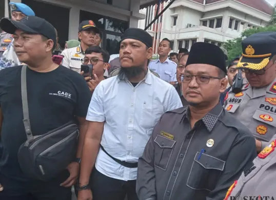 Ketua DPRD Kota Bekasi Sardi Effendi. (Sumber: Poskota/Heri Effendi)