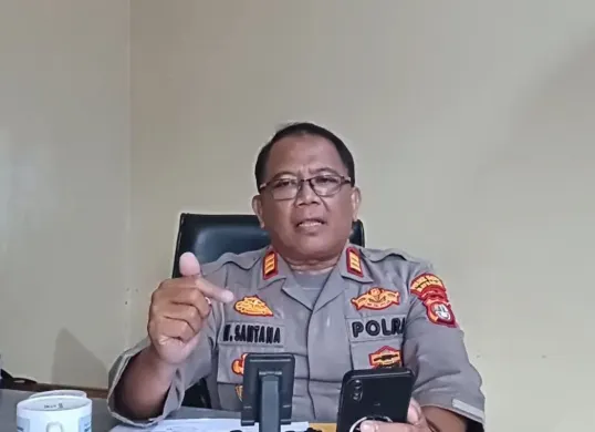 Polisi mengungkapkan bagaimana terjadinya penggunaan data oleh pinjol secara tidak bertanggungjawab. (Sumber: YouTube/Santana70)
