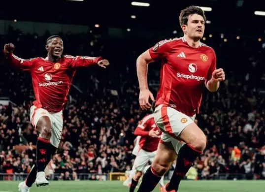 Harry Maguire jadi pahlawan kemenangan MU atas Lyon di perempat final Europa League. (Sumber: Instagram/@manchesterunited)