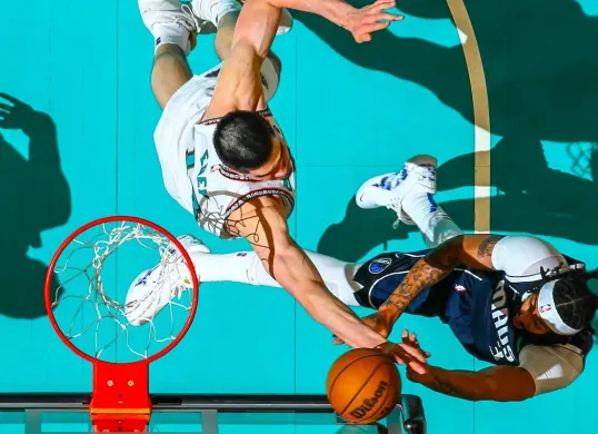 Memphis Grizzlies vs Dallas Mavericks dalam laga perebutan tiket terakhir ke babak Playoffs NBA 2025. (Sumber: Instagram @memgrizz)