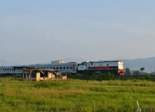 Reaktivasi jalur kereta api Garut-Cikajang. (Sumber: Poskota/Faiz)