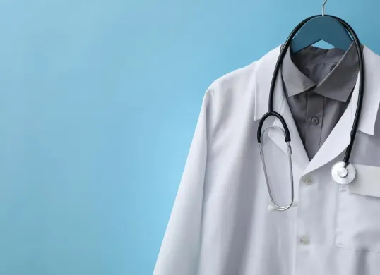 Ilustrasi. Polisi ungkap alasan dan kronologi dalam kasus pelecehan yang dilakukan dokter PPDS UI dalam konferensi pers.  (Sumber: Freepik/atlascompany)