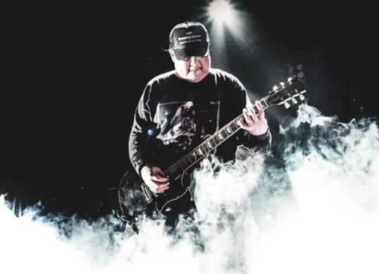 Profil Ricky Siahaan, gitaris band Seringai yang tutup usia usai tampil di Tokyo. (Sumber: Instagram/@seringai_official)