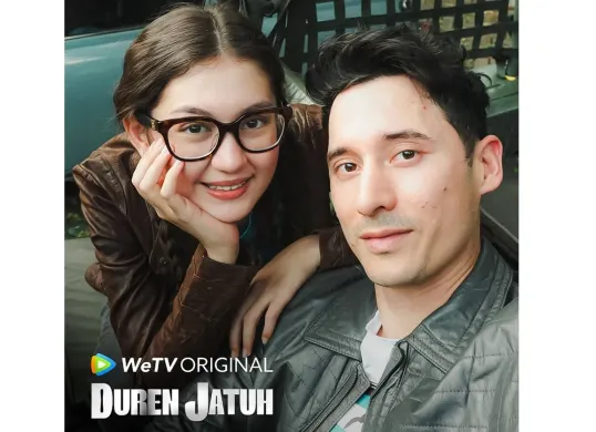 Duren Jatuh, serial drama romantis yang mengisahkan cinta beda usia, penuh dilema, kejutan, dan chemistry kuat antara gadis Gen Z dan duda keren. (Sumber: Capture Instagram @wetvindonesia)