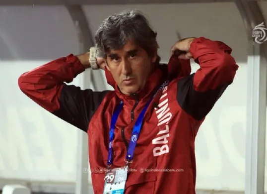 Setelah resmi berpisah dengan Stefano Cugurra, Bali United dikabarkan bakal menunjuk pelatih baru asal Belanda. (Foto: ligaindonesiabaru.com)