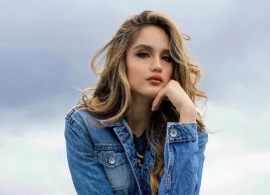 Cinta Laura mendorong masyarakat untuk membentuk ruang sosial yang lebih aman dan adil bagi semua pihak serta lingkungan hidup yang lebih bersih dan sehat. (Sumber: Instagram)