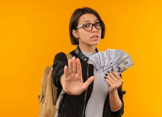 Pengajuan pinjol selalu ditolak? Ini alasannya. (Sumber: Freepik)