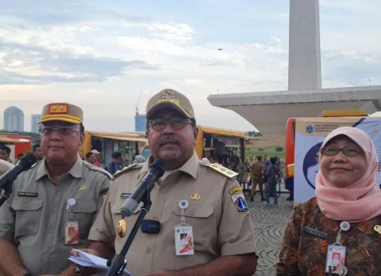Wakil Gubernur Jakarta, Rano Karno seusai apel peluncuran program MTU di Silang Monas, Jakarta Pusat, Selasa, 22 April 2025. (Sumber: Poskota/Pandi Ramedhan)