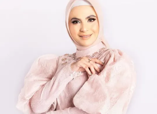 Asha Shara mengaku prihatin pada Paula Verhoeven yang diisukan megidap HIV di tengah polemik perceraiannya dengan Baim Wong. (Sumber: Instagram/@ashasyara)