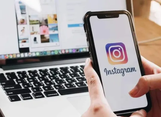 Simak cara menggunakan kode QR untuk mengundang teman ke grup Instagram. (Sumber: Pinterest/Linformatique.org)