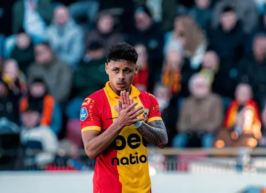 Dean James absen saat Go Ahead Eagles mengukir sejarah juara Piala KNVB 2024-25. (Sumber: Instagram @dean11james)