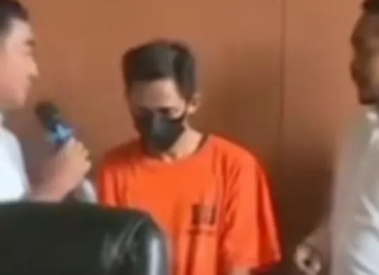 Fakta mengejutkan kasus dokter PPDS UI yang nekat rekam mahasiswi saat mandi diungkap polisi dalam konferensi pers. (Sumber: Tangkap layar TikTok/@salamwaras.123)
