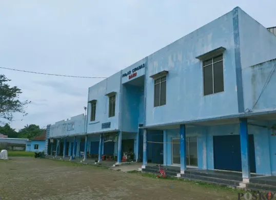 Pasar Cipanas di Kabupaten Lebak, terbengkalai. (Sumber: Poskota/Samsul Fatoni)