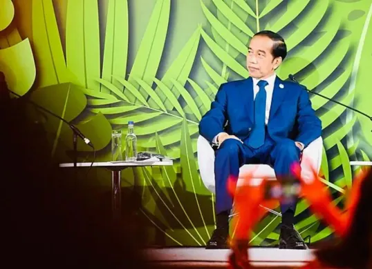 Jokowi menjadi pembicara dalam World Leaders Summit on Forest and Land Use yang diselenggarakan pada Selasa, 2 November 2021, di Scottish Event Campus, Glasgow, Skotlandia. (Sumber: Wikimedia Commons)