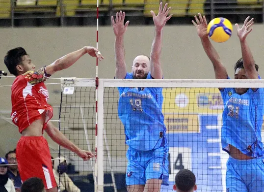 Pertandingan Palembang Bank Sumsel Babel vs Surabaya Samator di pekan kedua final four Proliga 2025. (Sumber: Humas Proliga)