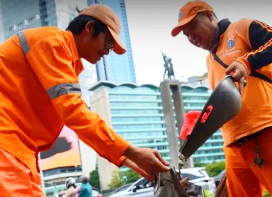 Potret petugas PPSU DKI Jakarta. (Sumber: Instagram/@dkijakarta)