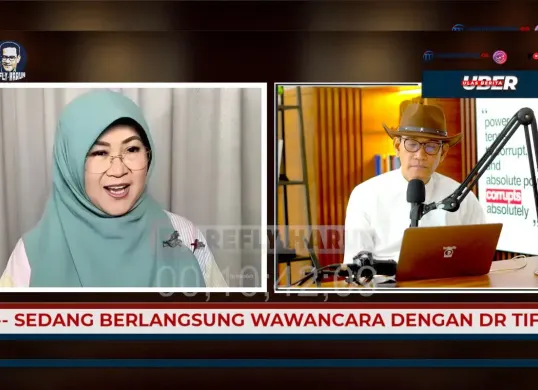 Dokter Tifa tanggapi langkah hukum yang melaporkan dirinya atas tuduhan dalam kontroversi ijazah Jokowi. (Sumber: YouTube/Refly Harun)