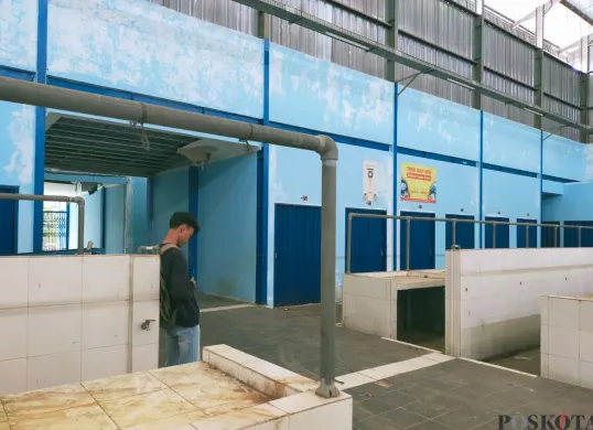 Bangunan Pasar Cipanas Baru di Kecamatan Cipanas, Kabupaten Lebak, yang kondisinya terbengkalai. (Sumber: Poskota/Samsul Fatoni)