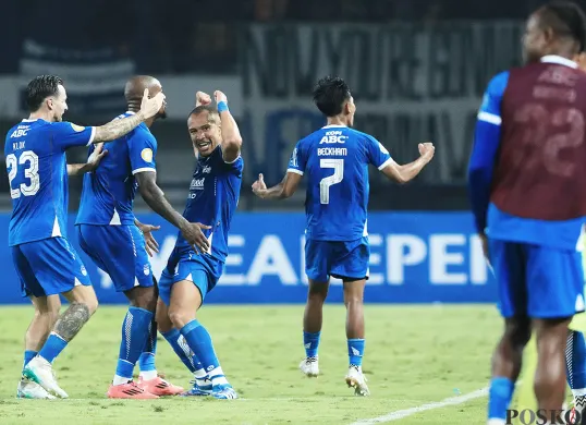 Persib Bandung di ambang juara Liga 1 musim 2024-25. (Sumber: Poskota/Ade Mamad)