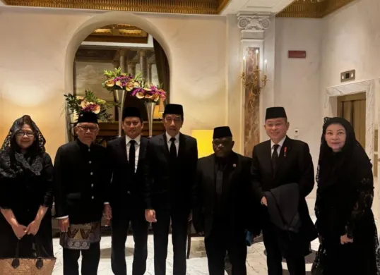 Potret delegasi Indonesia dalam upacara pemakaman Paus Fransiskus. (Sumber: X/@Marsell_Wawo)