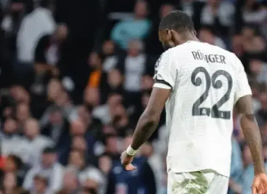 Antonio Rudiger, menghadapi ancaman larangan bermain antara 4 hingga 12 pertandingan setelah insiden di final Copa del Rey 2024/2025 (Sumber: Instagram/@toniruediger)