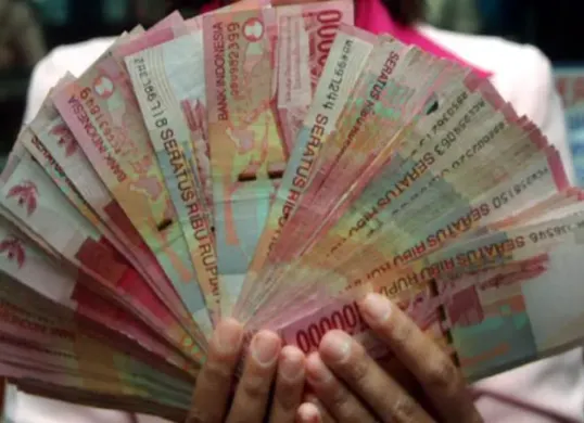 Di tengah pesatnya pertumbuhan sektor fintech di Indonesia, memilih aplikasi pinjaman online yang aman, resmi, dan menawarkan bunga rendah menjadi kunci untuk mengelola keuangan secara bijak. (Sumber: Pinterest)