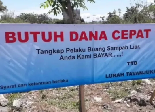 Viral beredar foto spanduk Lurah Tavanjuka janjikan hadiah untuk warga yang berhasil menangkap pelaku pembuang sampah sembarangan di wilayah tersebut. (Sumber: Instagram/@jakarta.keras)