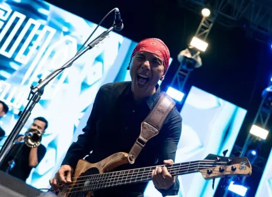 Bassist dari band legendaris Dewa 19, Yuke Sampurna. (Sumber: Instagram/@yukesampurna)