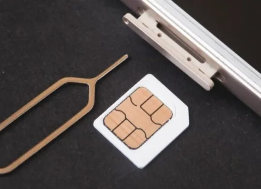 Ternyata bukan dari SIM card! Ini alasan sebenarnya pinjol masih bisa sadap data Anda meski sudah mengganti nomor. (Sumber: Pinterest)