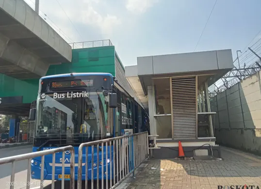 Naik Transjakarta-MRT-LRT gratis selama dua hari yaitu Tahun Baru 2026 hingga pukul 02.00 WIB. (Sumber: Poskota/Nurpini Aulia Rapika)