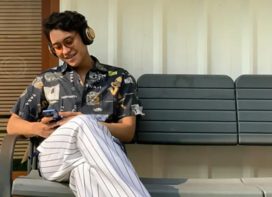 Lirik lagu Waking Up Together With You daei Ardhito Pramono. (Sumber: Instagram/@ardhitopramono)
