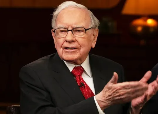 Sosok yang dijuluki Oracle of Omaha, Warren Buffett. (Sumber: X/@brewmarkets)