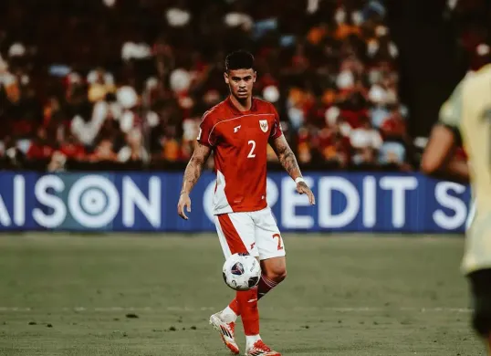 Anco Jansen menjadi perbincangan hangat di jagat sepak bola Indonesia setelah mengkritik Mees Hilgers. (Sumber: Instagram/@meeshilgeress)