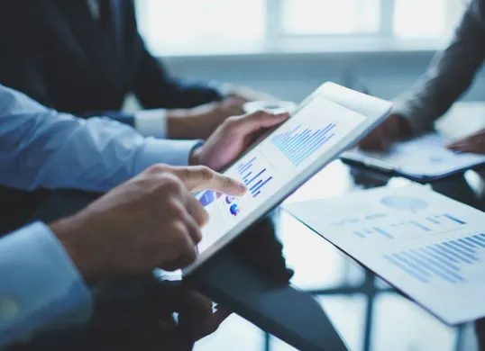 Cara untuk memulai investasi yang aman bagi pemula. (Sumber: Freepik/pressfoto)