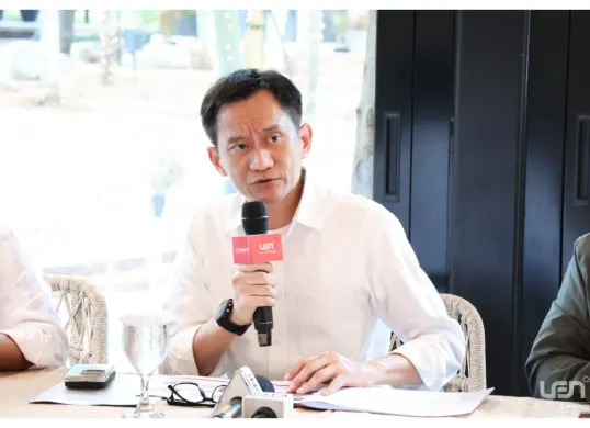Direktur Utama PT Kereta Api Indonesia (Persero) Bobby Rasyidin menanggapi usulan pemindahan gerbong wanita ke tengah. (Sumber: X/@LenIndustri)