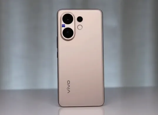 Tampilan Vivo V60 5G (Sumber: YouTube/Pan Channel)