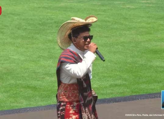 Silet Open Up kembali jadi sorotan setelah menyanyikan lagu Tabola Bale di Istana Merdeka. (Sumber: YouTube/Sekretariat Presiden)
