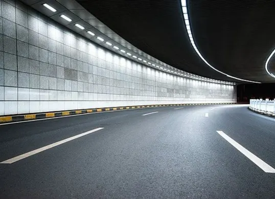 Pembangunan Tol Harbour II di Jakarta Utara diproyeksikan selesai 2026, menjadi akses utama dari Pelabuhan Tanjung Priok menuju Bandara Soekarno–Hatta. (Sumber: Pinterest)