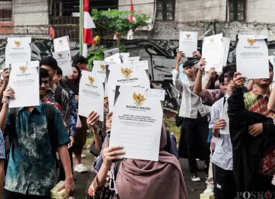 Penyerahan Bantuan Pemutihan Ijazah Tahap Empat