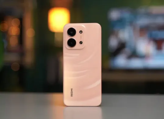 HP terbaik harga 1 jutaan dengan RAM 8 dan stronge 256 GB yang layak dipertimbangkan di tahun 2025. (Sumber: YouTube/Pizza Gadget)