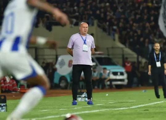 Thom Haye, gelandang Timnas Indonesia yang santer dikaitkan dengan Persib Bandung musim 2025/2026.(Sumber: persib.co.id)