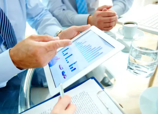 Ilustrasi daftar investasi teratas untuk passive income 2025. (Sumber: Freepik)