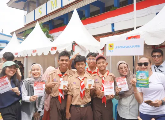 Siswa SMPN 188 Jakarta bersama tim PLN UP3 Cempaka Putih antusias mengikuti sosialisasi energi listrik. (Sumber: PLN UID Jakarta Raya)