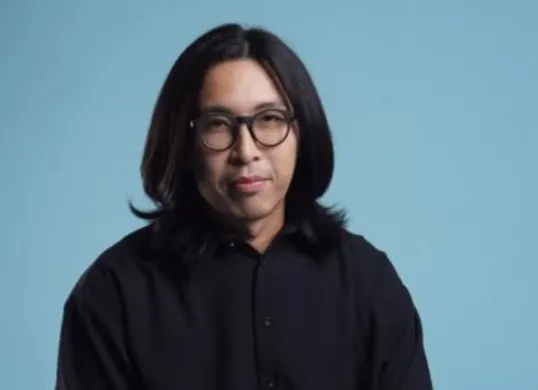 Dokter Tirta baru-baru ini menyebut nama seorang pemilik media lokal berinisial BA imbas dugaan kasus pelehan seksul yang melibatkan Mohan Hazian. Sumber: X/@tirta_cipeng)