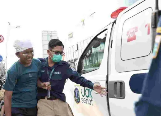 Layanan medis cepat Dinkes DKI untuk korban unjuk rasa. (Sumber: jakarta.go.id)