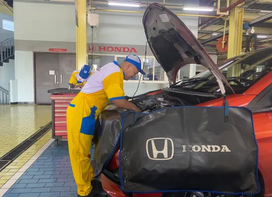 PT Honda Prospect Motor (HPM) melalui jaringan dealer resminya di Aceh, Medan, dan Padang menghadirkan Program Servis Khusus Banjir. (Sumber: Dok Honda)
