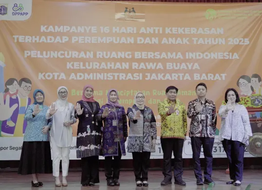 Pemprov DKI Jakarta dan KemenPPPA saat meresmikan Ruang Bersama Indonesia (RBI) di Kelurahan Rawa Buaya, Jakarta Barat, sebagai bagian dari roadshow Kampanye 16 Hari Anti Kekerasan terhadap Perempuan dan Anak. (Sumber: Istimewa)