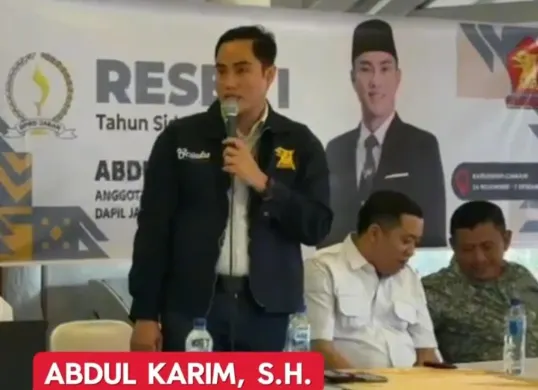 ASPIRASI: Anggota DPRD Jabar, Abdul Karim, saat menggelar reses tahun 2025 dengan menyerap aspirasi dari seluruh Ketua APDESI se Kabupaten Canjur di Meeting Room D’Ratna Resort, Desa Cijedil, Kecamatan Cugenang, Kabupaten Cianjur. (Sumber: Istimewa)