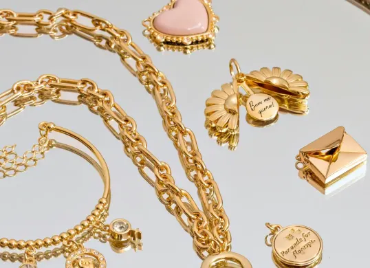 Harga emas perhiasan 24 karat terpantau naik hari ini, Rabu, 17 Desember 2025. (Sumber: Unsplash/Ruan Richard Rodrigues)